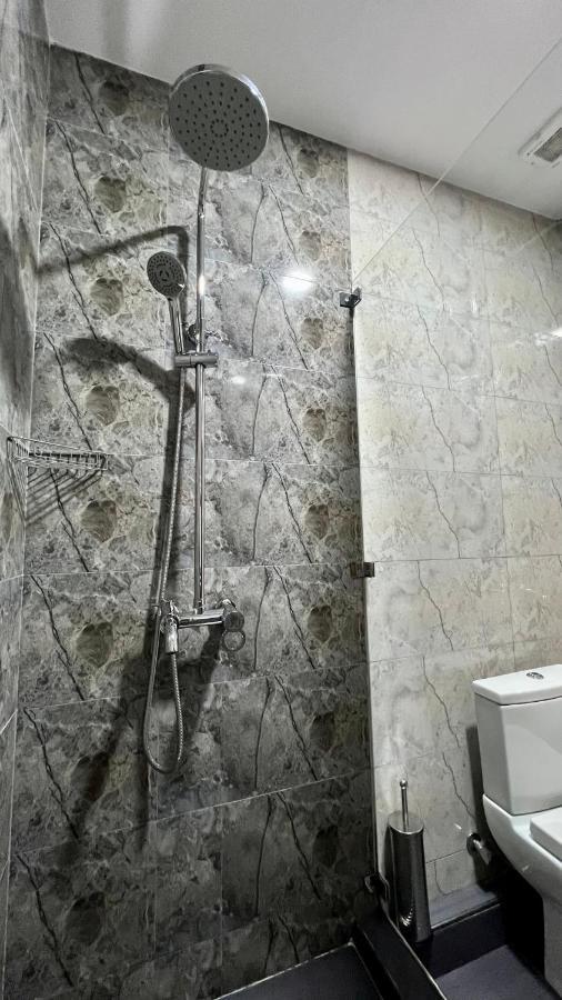 Point Hotel Tbilisi Esterno foto