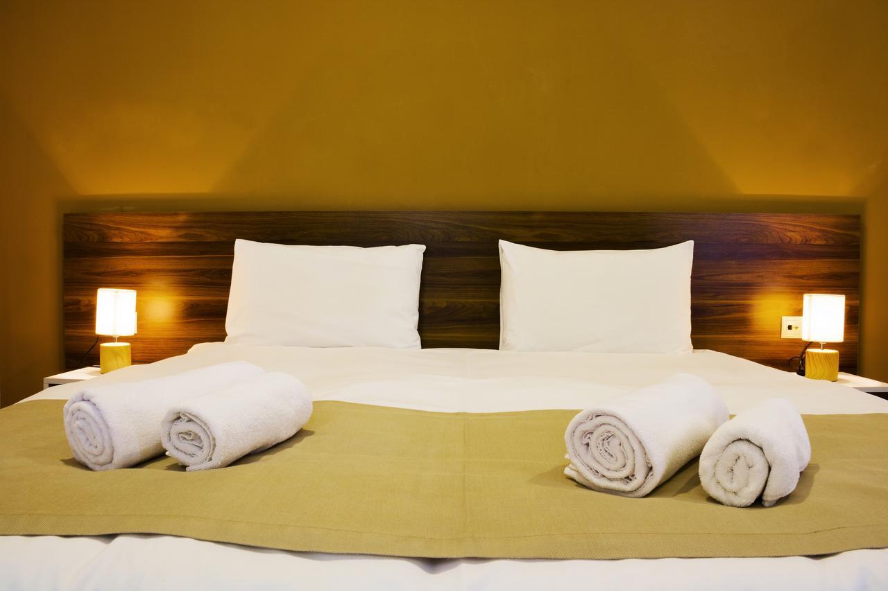 Point Hotel Tbilisi Esterno foto