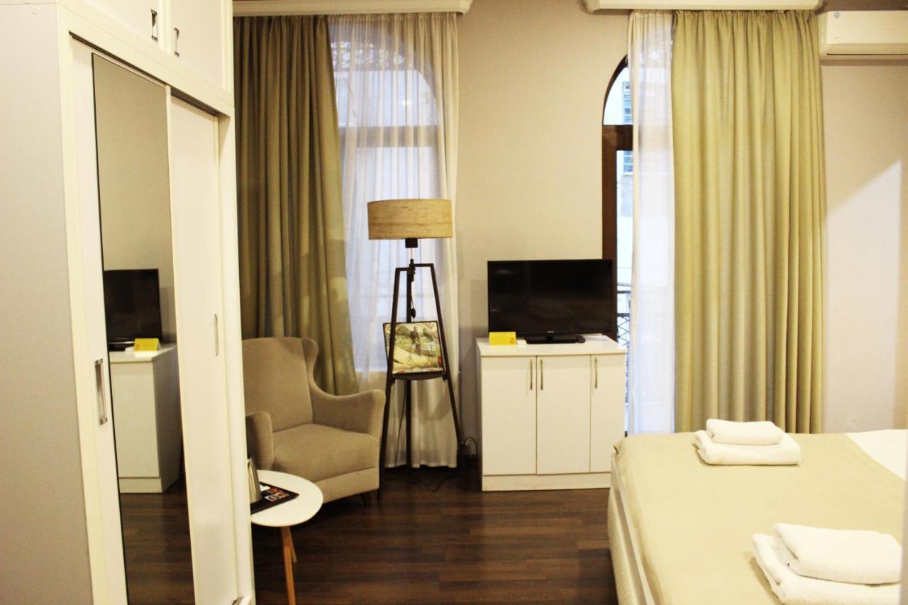Point Hotel Tbilisi Esterno foto