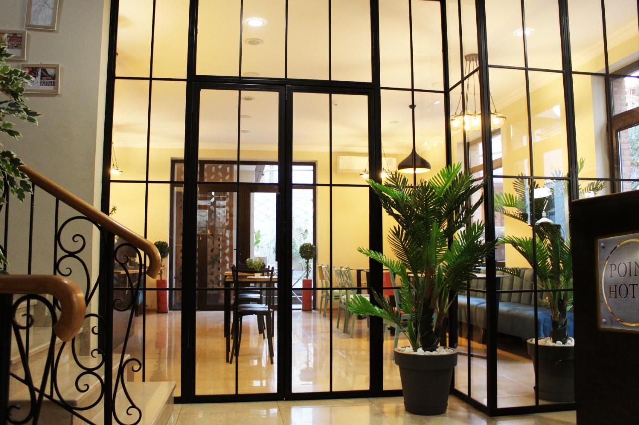 Point Hotel Tbilisi Esterno foto
